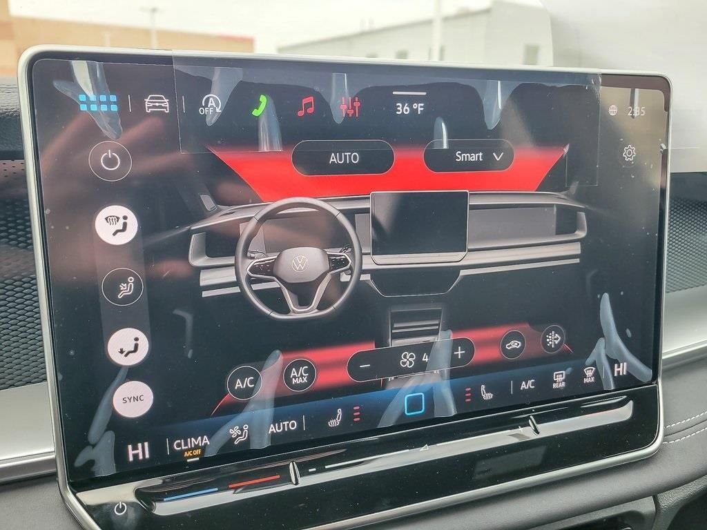 New 2026 Sandstone Volkswagen 2.0T SE R-Line Black image 15