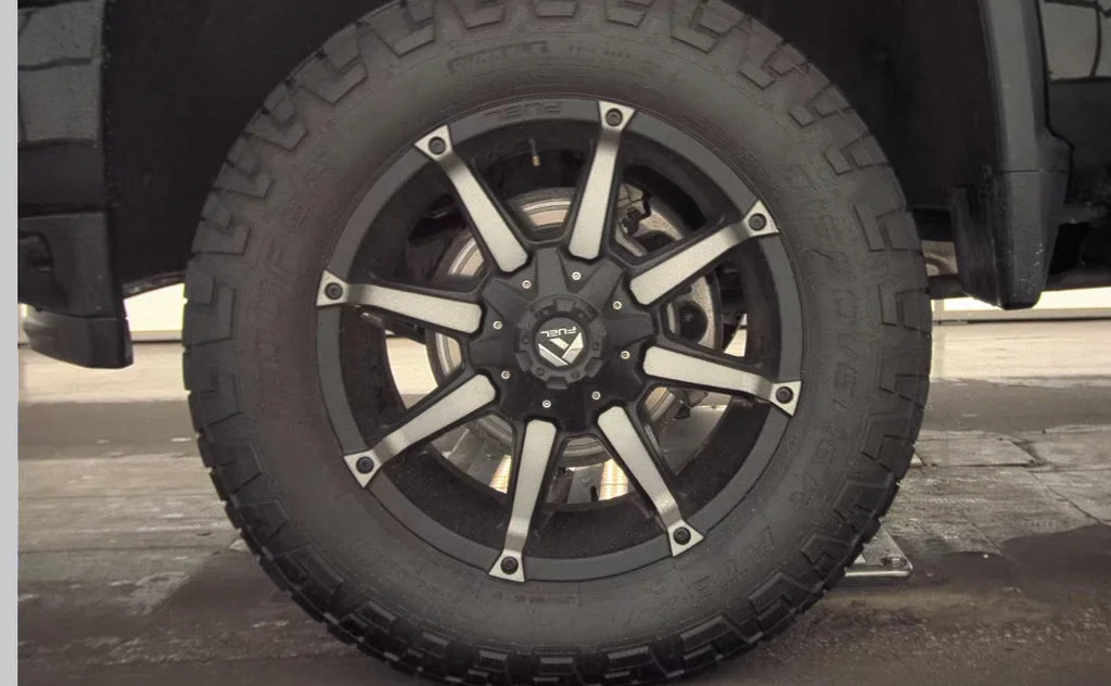 Used 2022 Black Chevrolet High Country image 7