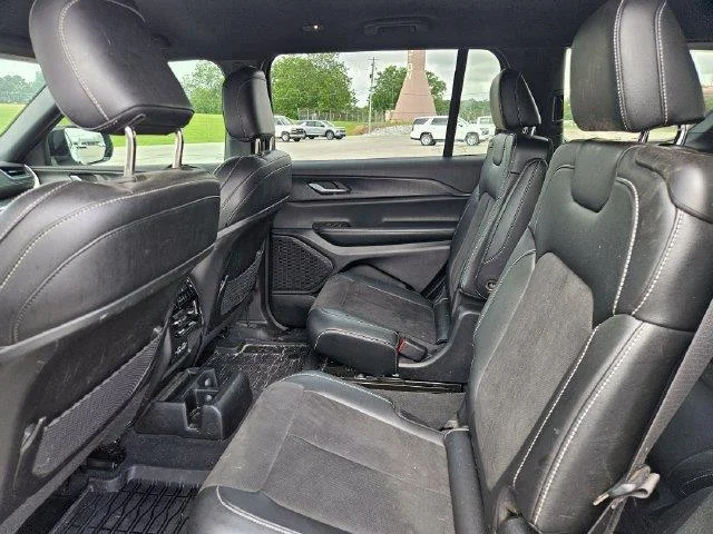 Used 2024 White Jeep Altitude image 25