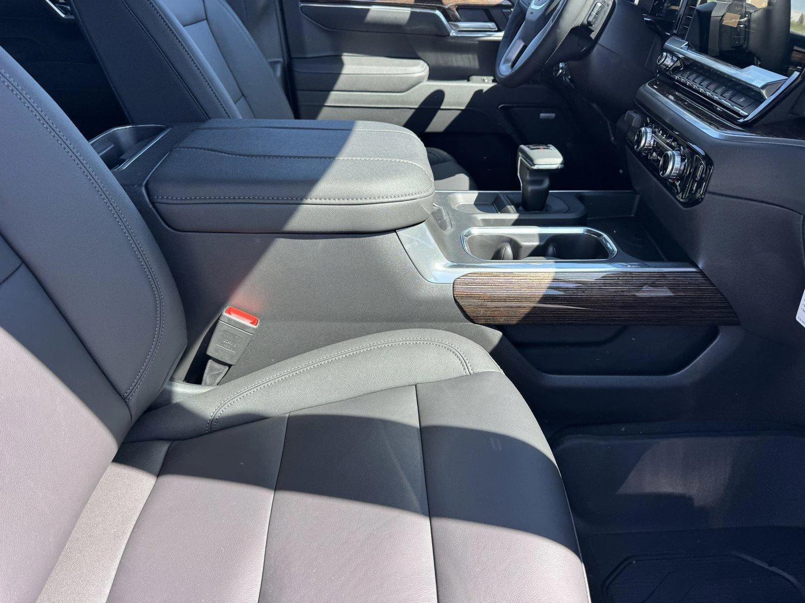 New 2026 Sterling Metallic GMC Elevation image 8