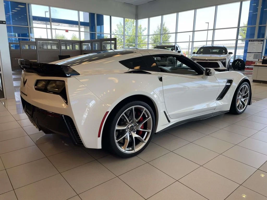 Used 2015 ARCTIC WHITE Chevrolet Z06 3LZ image 6