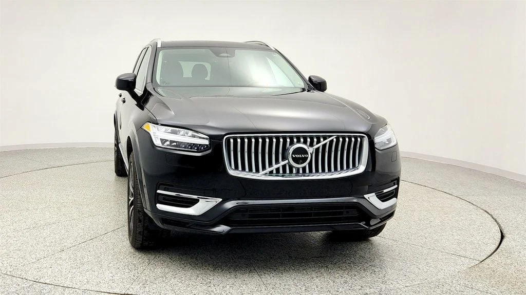 【週末価格】NOVEMBER ARTIST 157 Used 2025 Volvo XC90 Plug-In Hybrid T8 AWD Plus 7-Seater SUV