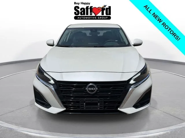 Used 2023 White Nissan 2.5 SV image 9