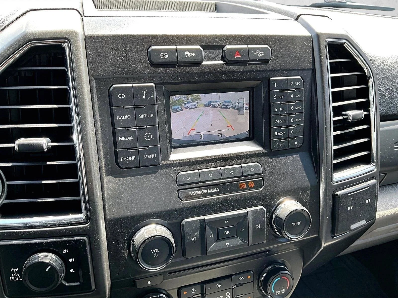 Used 2017 Oxford White Ford XLT image 23