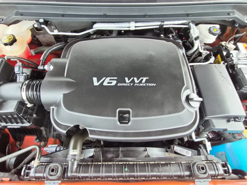 Used 2020 Crush Chevrolet 4WD Z71 image 19