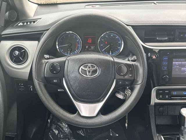2017 Toyota Corolla LE - Photo 15