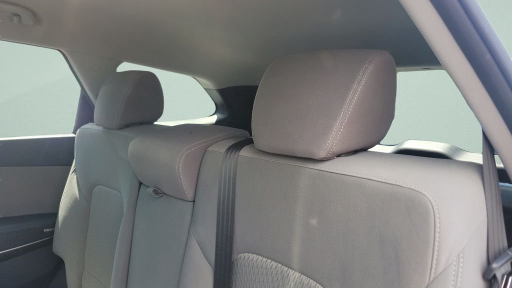 Used 2017 White Hyundai SE image 10