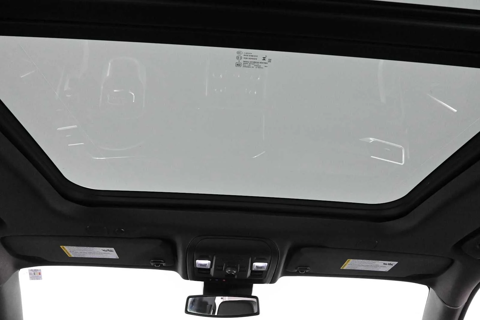 Used 2023 Summit White GMC Denali image 4