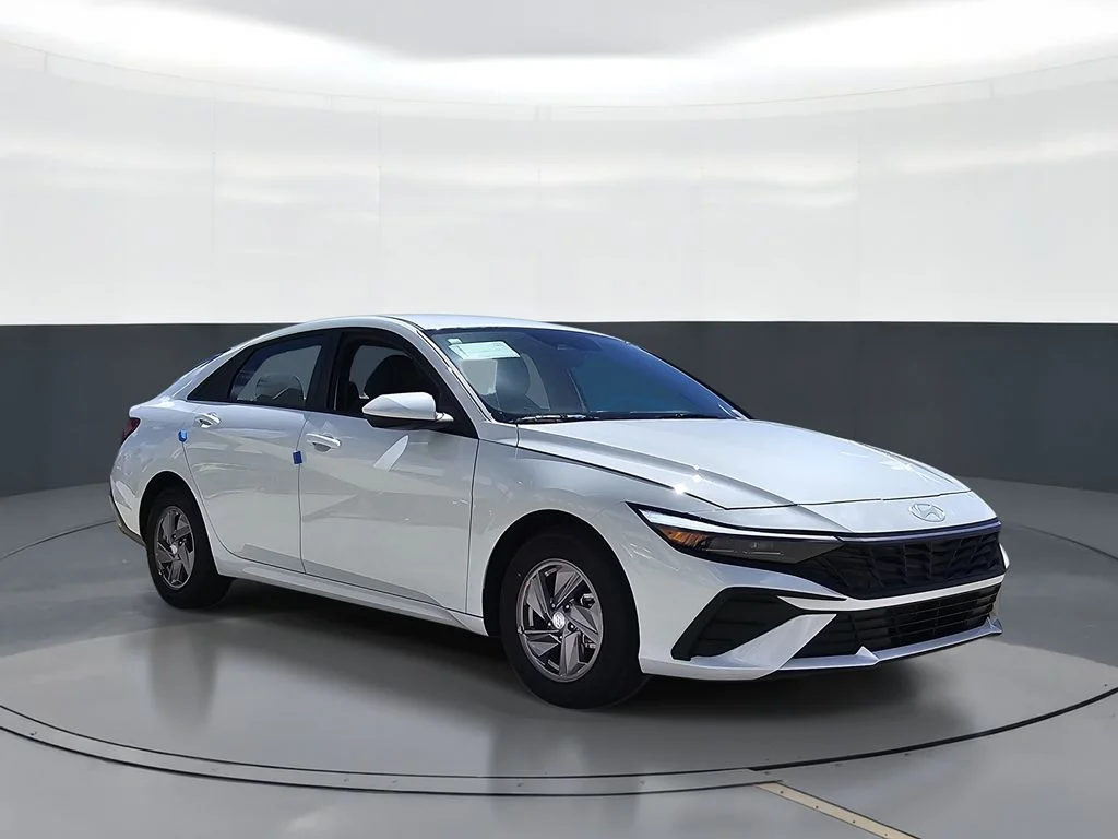 New 2026 White Hyundai SE image 2