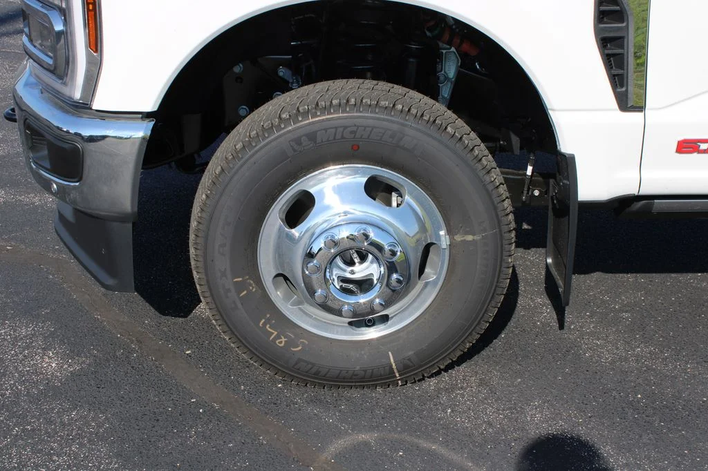 New 2026 Star White Metallic Tri-Coat Ford F-350® King Ranch® image 6