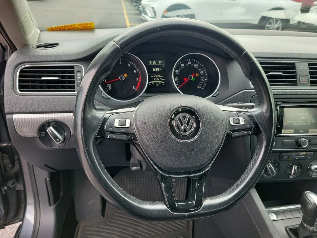 Used 2015 Gray Volkswagen 1.8T SE image 24