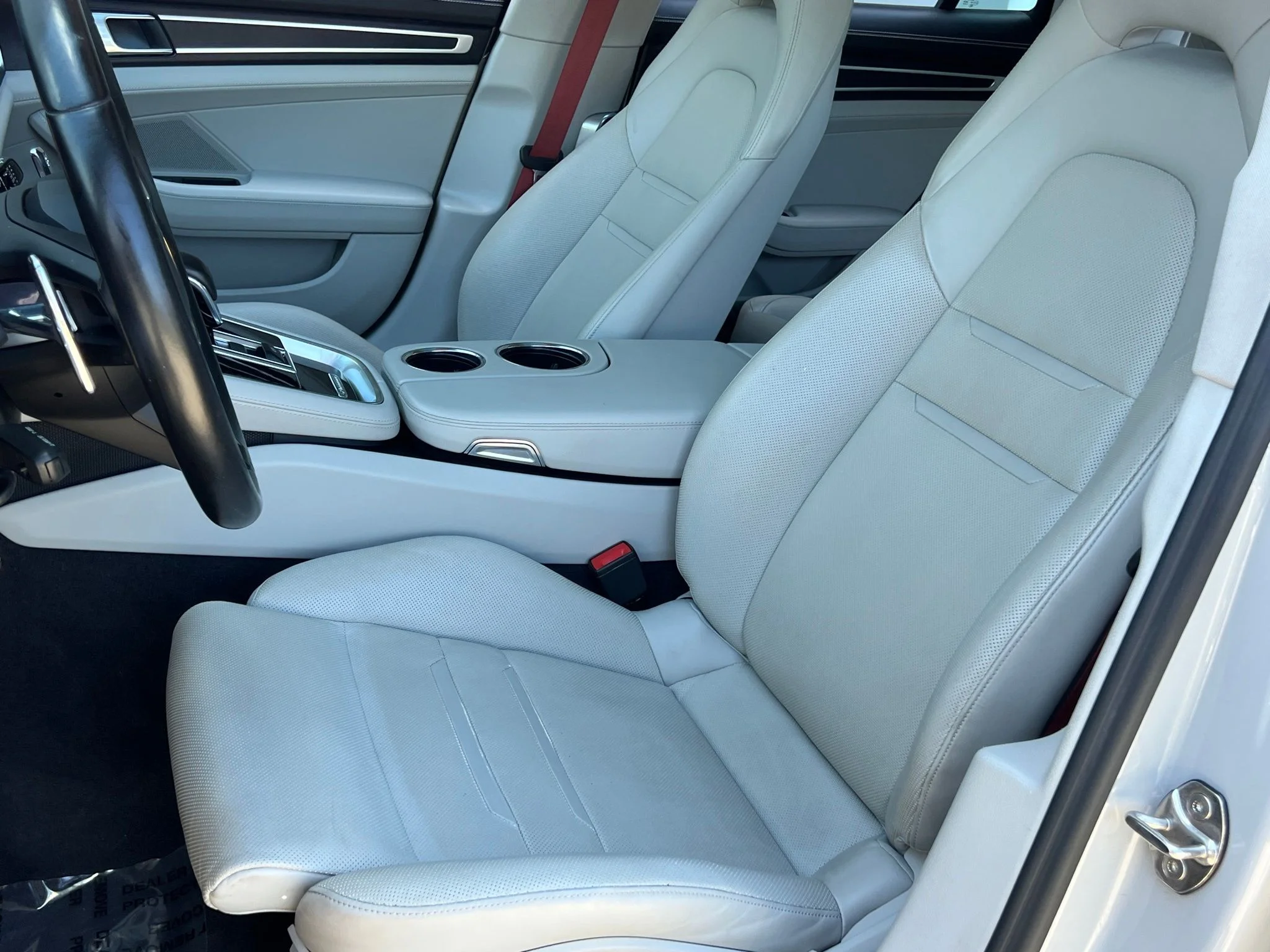 Used 2023  Porsche 4 Platinum Edition image 26