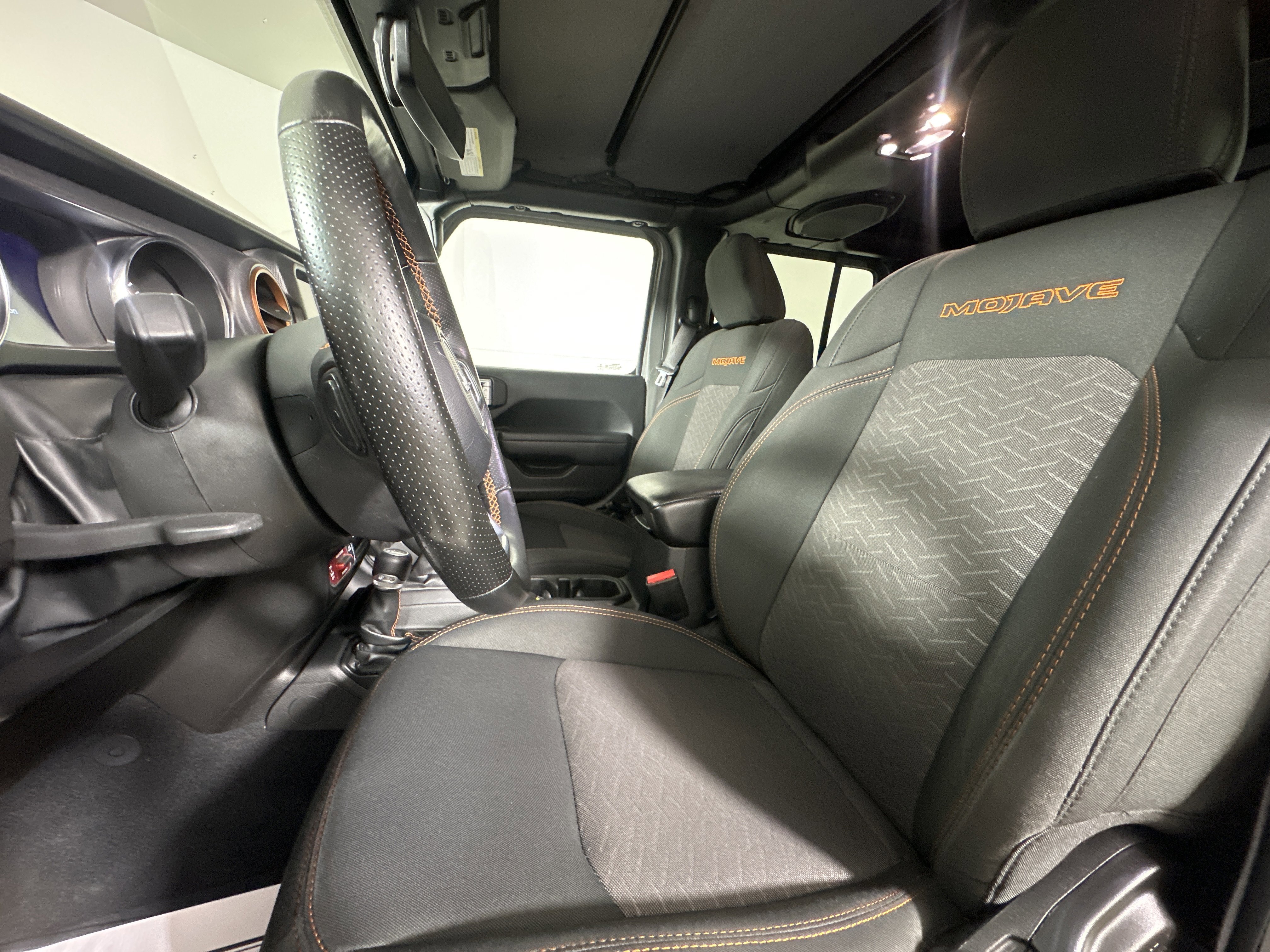 Used 2022 Sting-Gray Clearcoat Jeep Mojave image 9