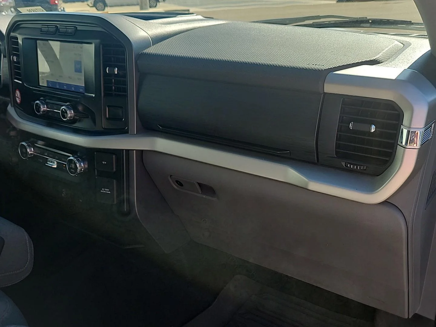 Used 2021 Oxford White Ford XLT image 19
