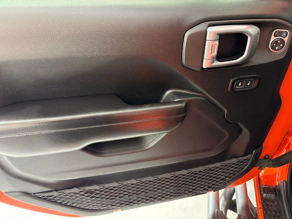Used 2020 Orange Jeep Rubicon image 28