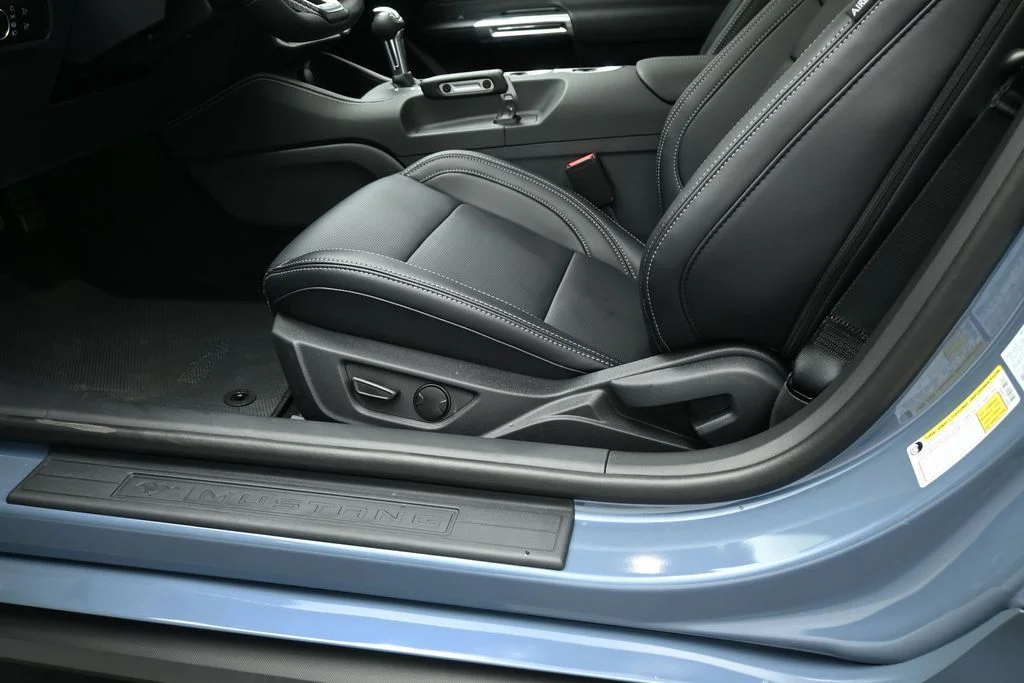 New 2026 Vapor Blue Metallic Ford GT Premium image 8