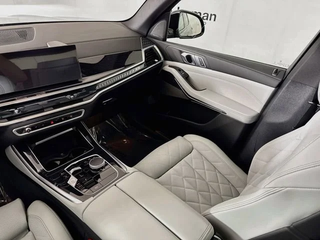 New 2026 Carbon Black Metallic BMW xDrive40i image 25