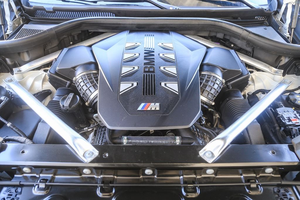 Certified Used 2025 Alpine White BMW M60i image 23