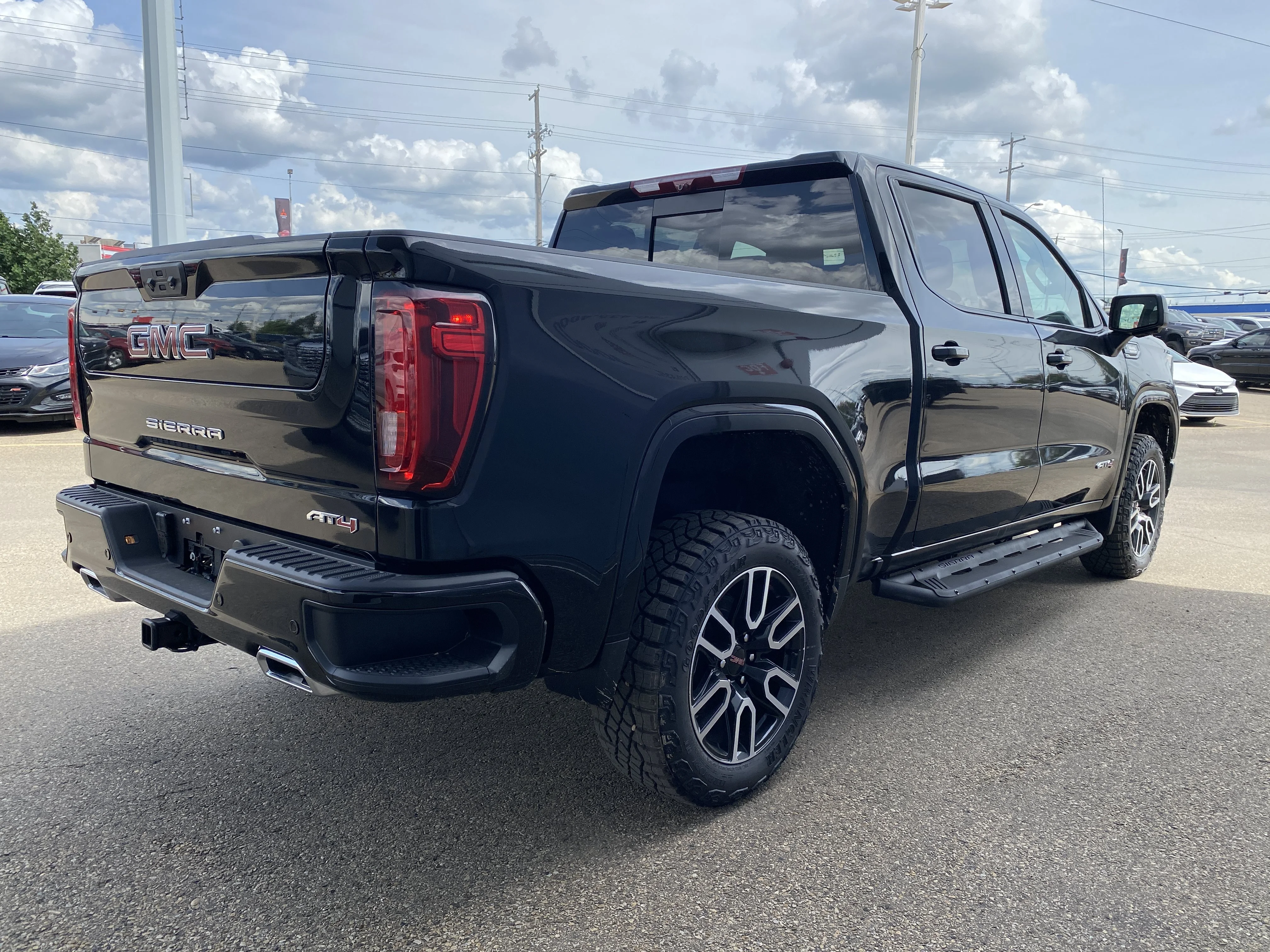 New 2026 ONYX BLACK GMC AT4 image 7