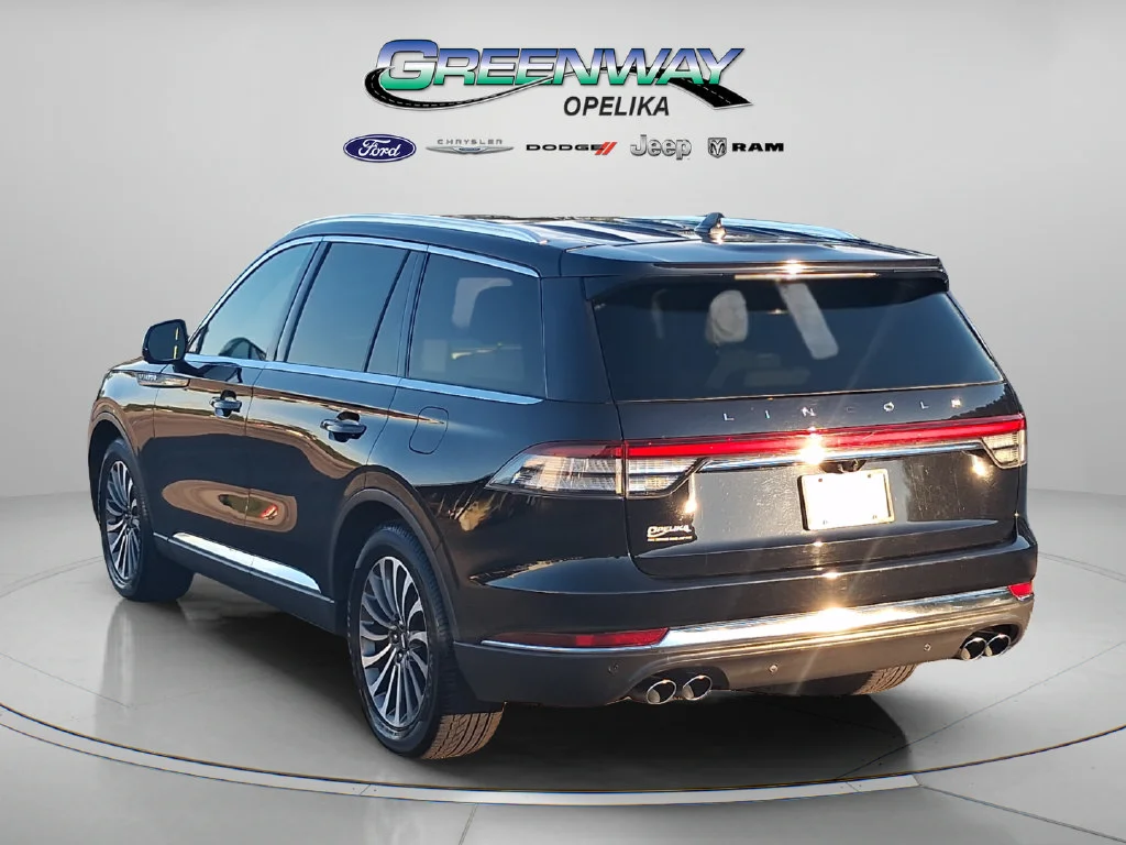 Used 2021 Black Lincoln Reserve image 4