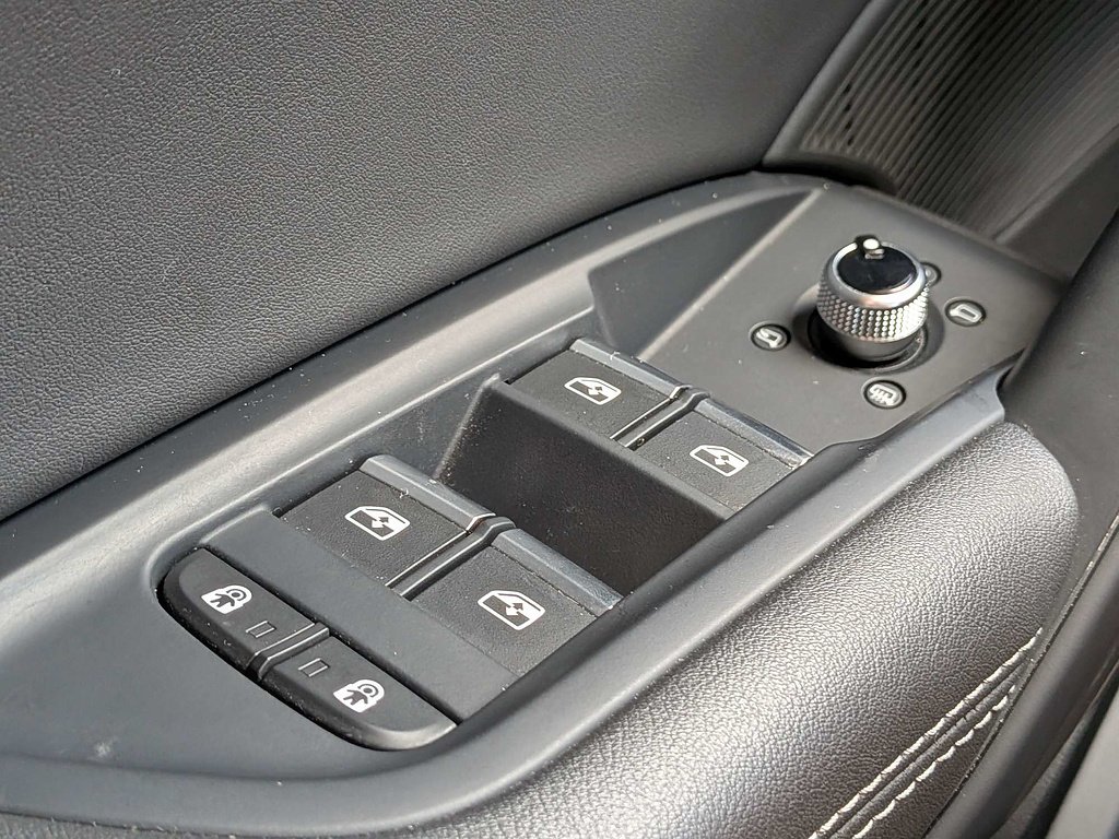 Used 2024  Audi quattro S line Prem Plus 45 TFSI image 57