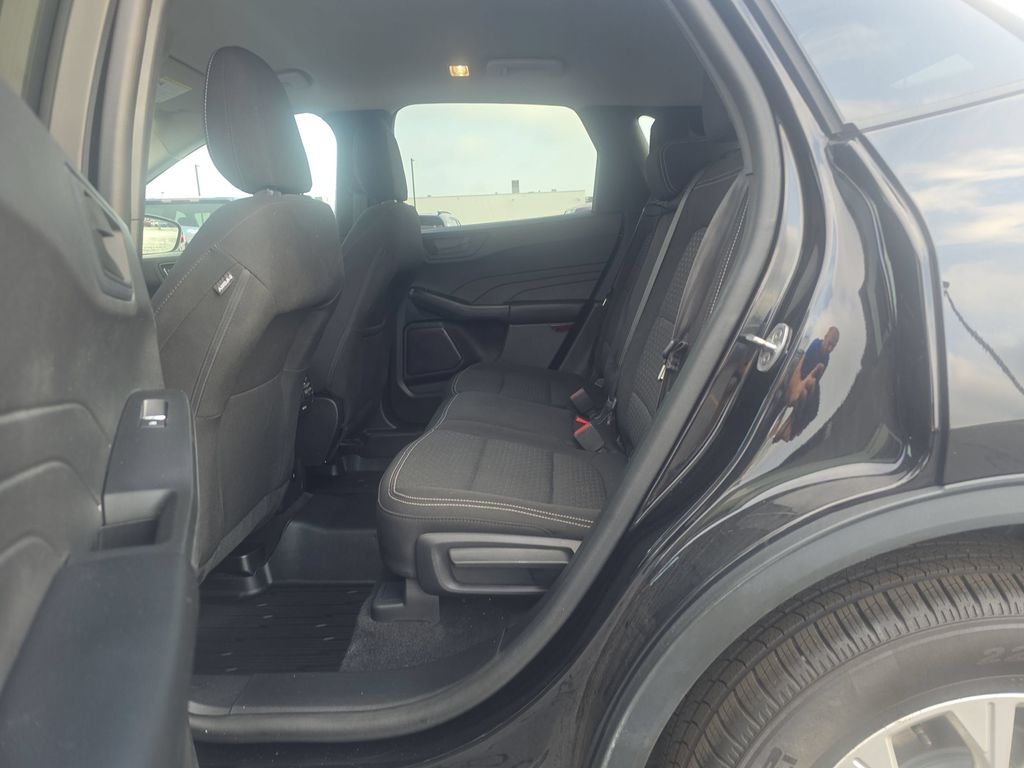Used 2023 Black Metallic Ford Active image 20