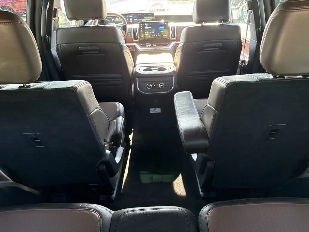 Used 2025 White Ford King Ranch image 19