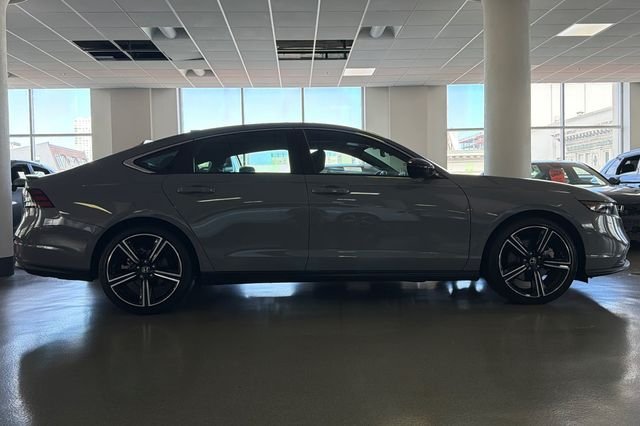 Certified Used 2025 Urban Gray Pearl Honda Sport image 3