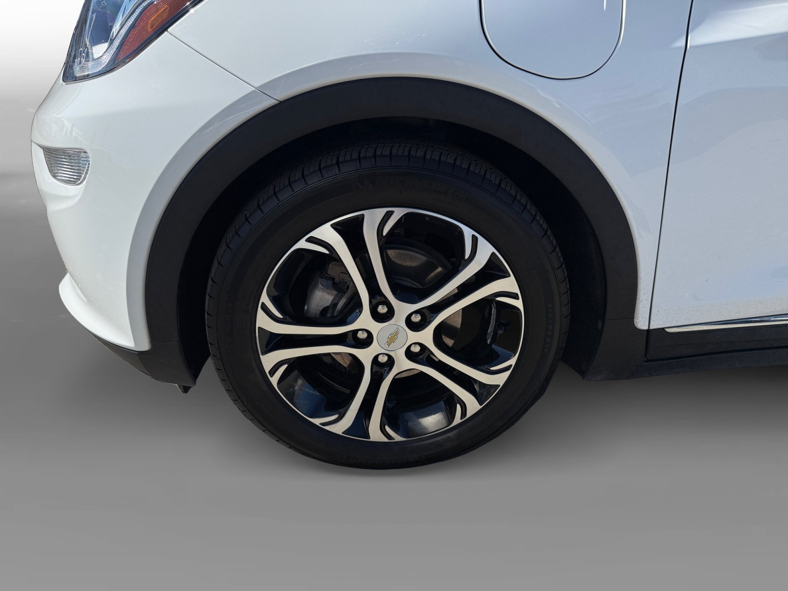 Used 2020 Summit White Chevrolet Premier image 9