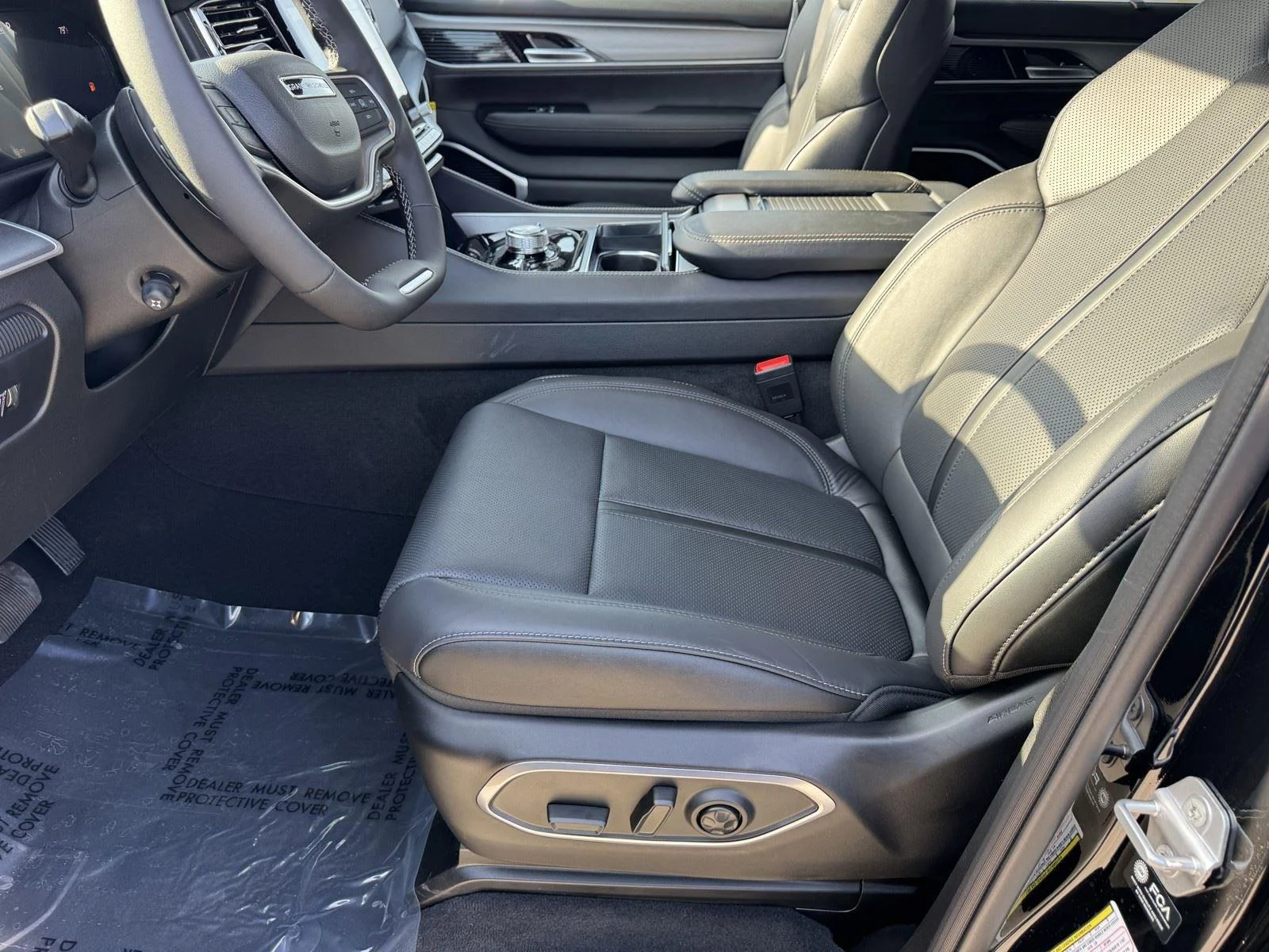 New 2026 High Gloss Black Exterior Paint Jeep Limited Reserve image 16