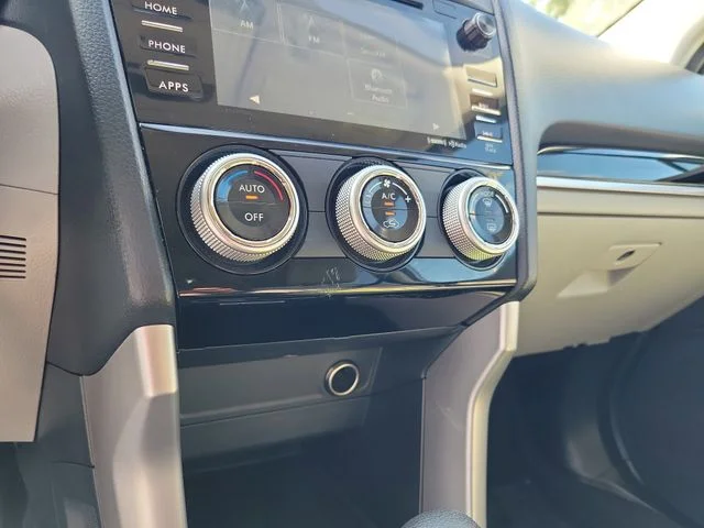 Used 2018 Silver Subaru 2.5i Limited image 23