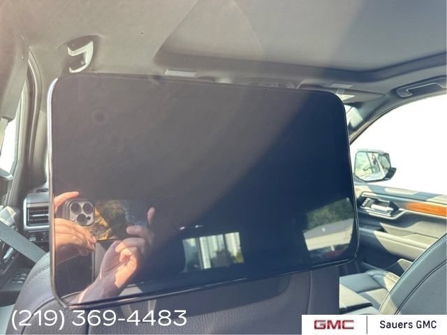 2026 GMC Yukon Denali - Photo 18