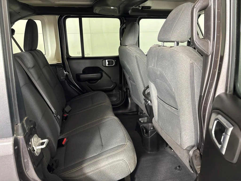 Used 2025 Crystal Metallic Jeep Sport S image 17
