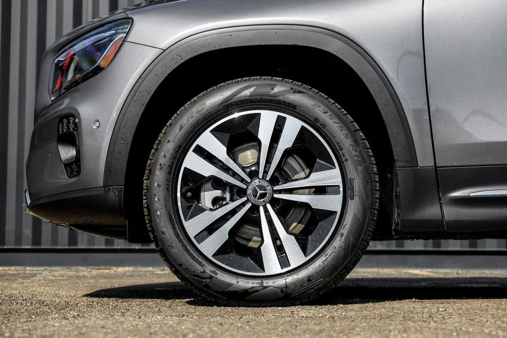 New 2026 Mountain Grey Metallic Mercedes-Benz GLB 250 image 39