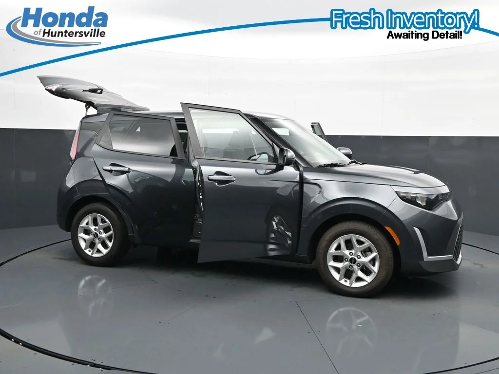 2025 Kia Soul LX - Photo 41