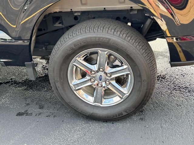Used 2024 Agate Black Metallic Ford XLT image 7
