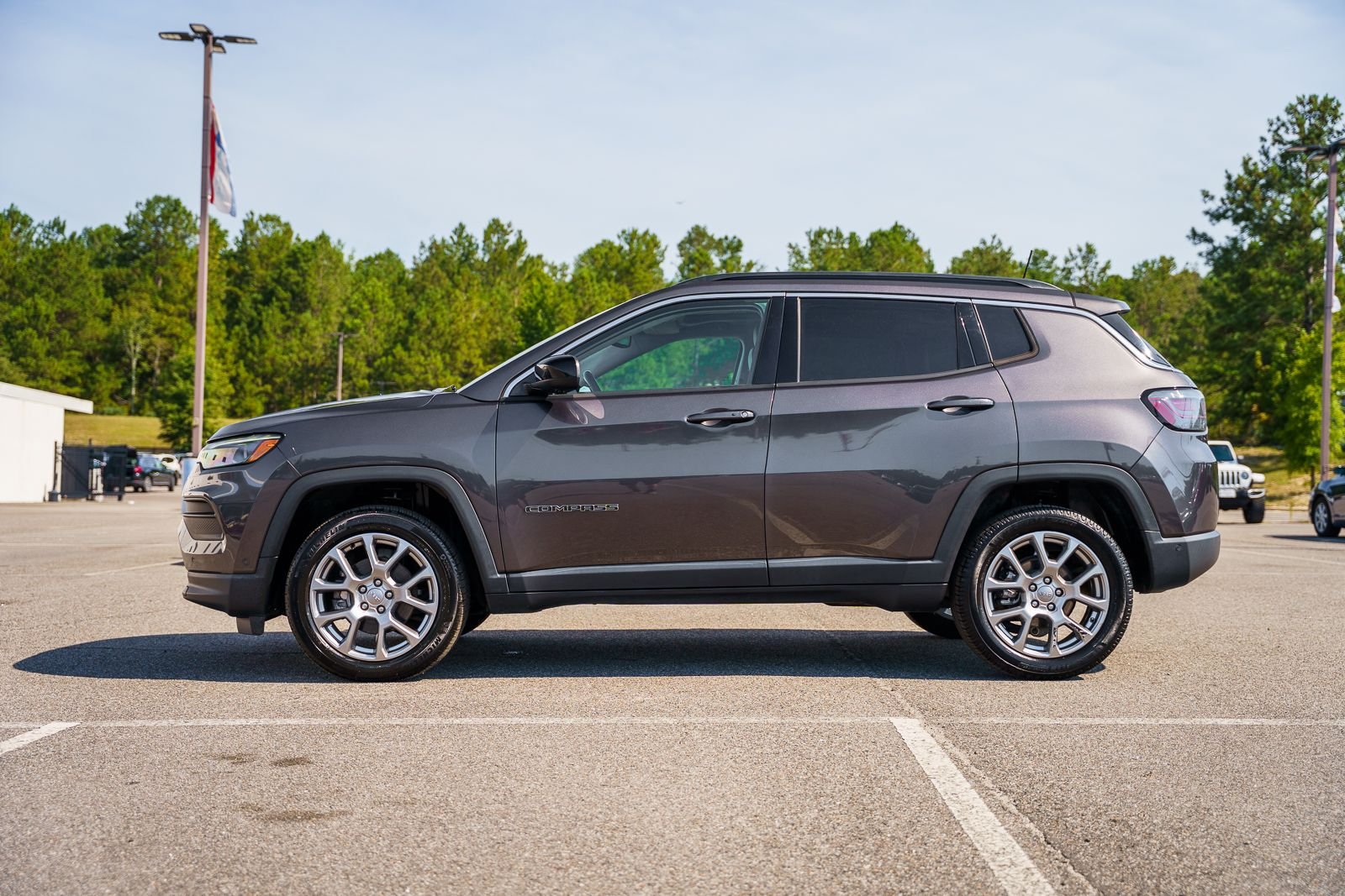 2022 Jeep Compass Latitude Lux - Photo 4