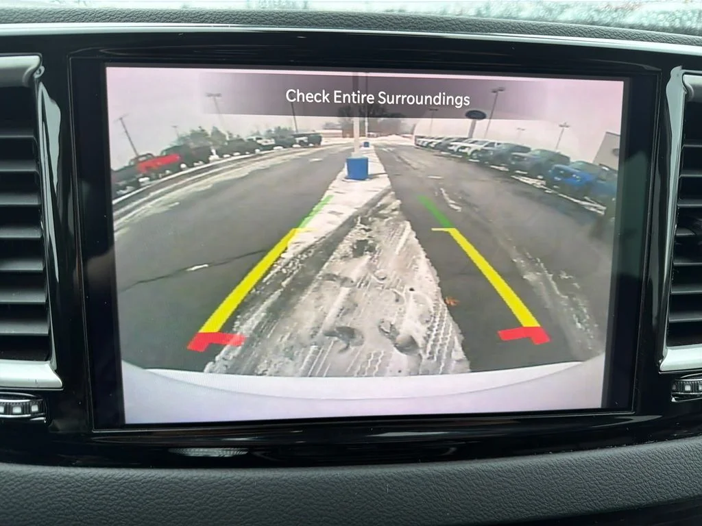 2023 Chrysler Pacifica Touring L - Photo 19