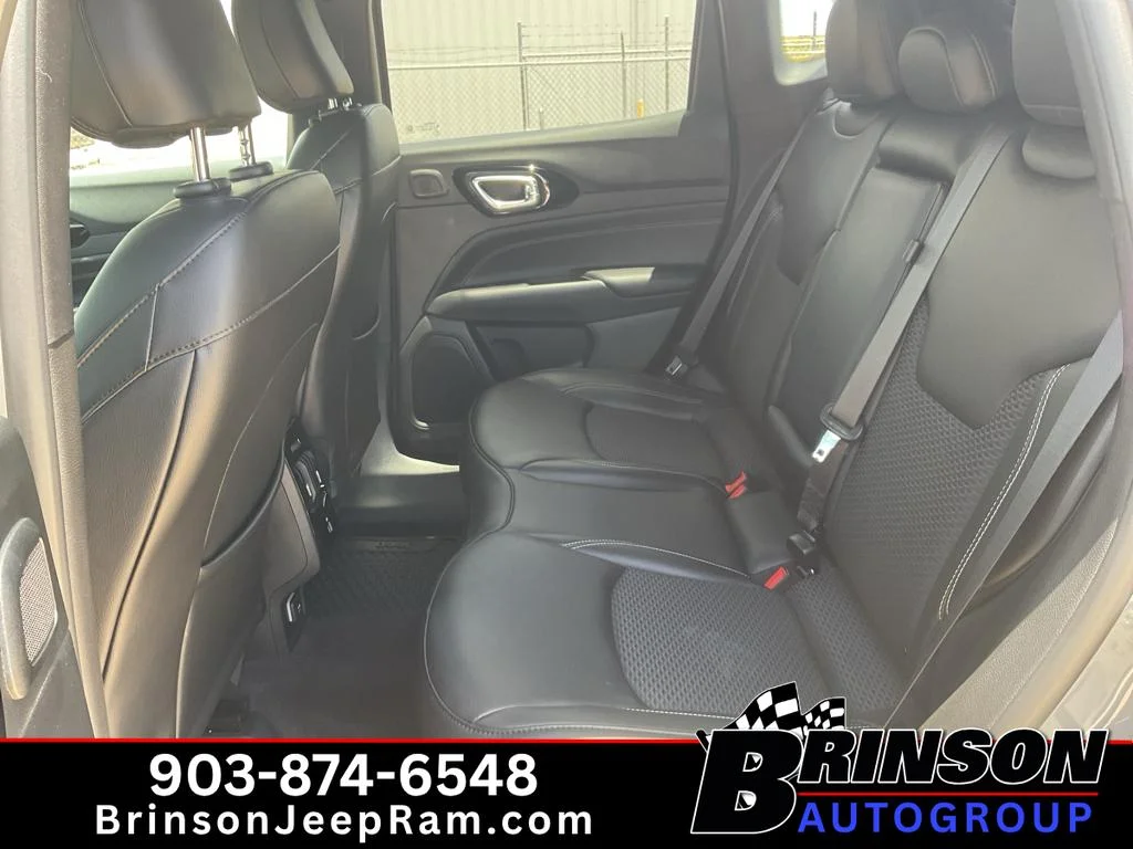 Used 2023 Grey Jeep Altitude image 17