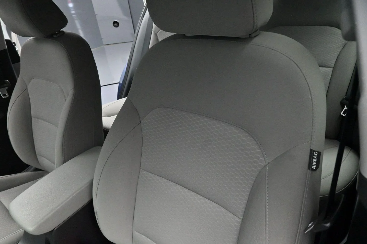 Used 2020 Lakeside Blue Hyundai Value Edition image 13