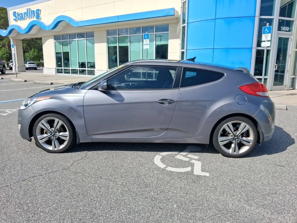 Used 2017 Gray Hyundai Value Edition image 9