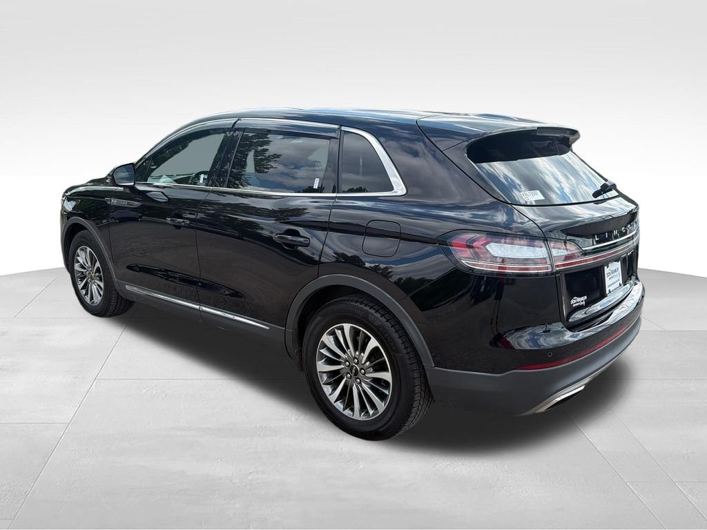 Used 2019 Black Lincoln Select image 3