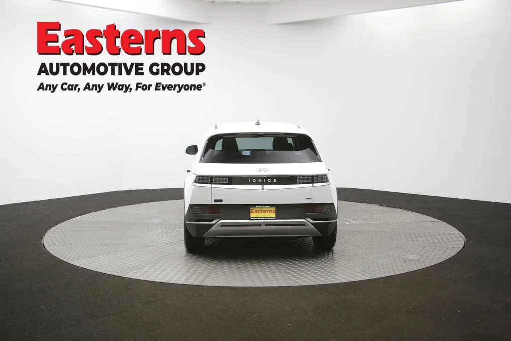 Used 2023 White Hyundai SEL image 37