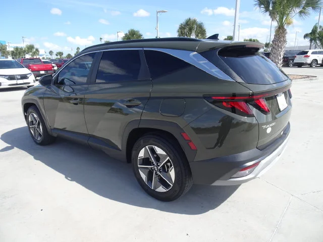 Used 2025 Green Hyundai SEL image 6
