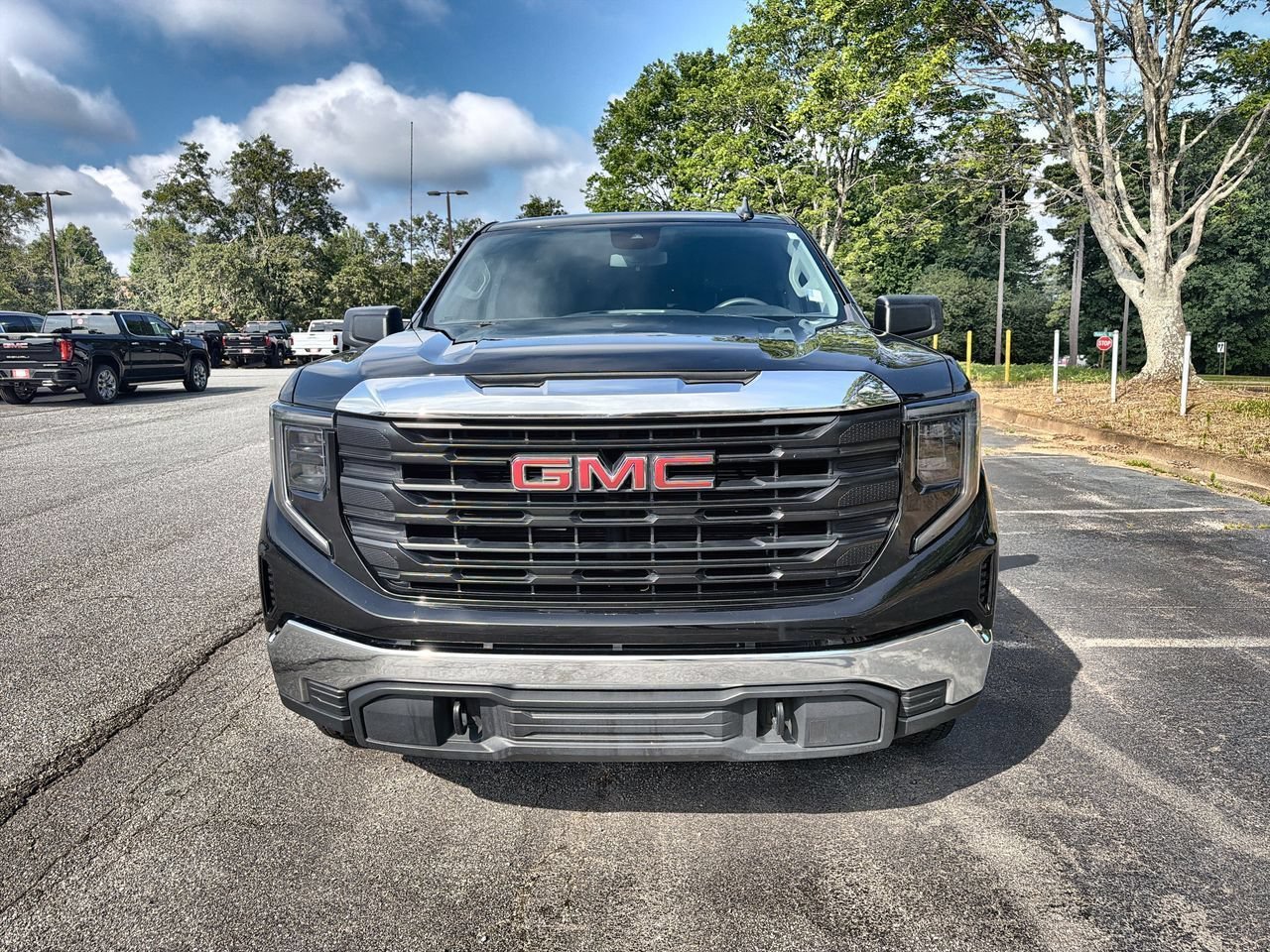 Used 2024 Onyx Black GMC Pro image 3