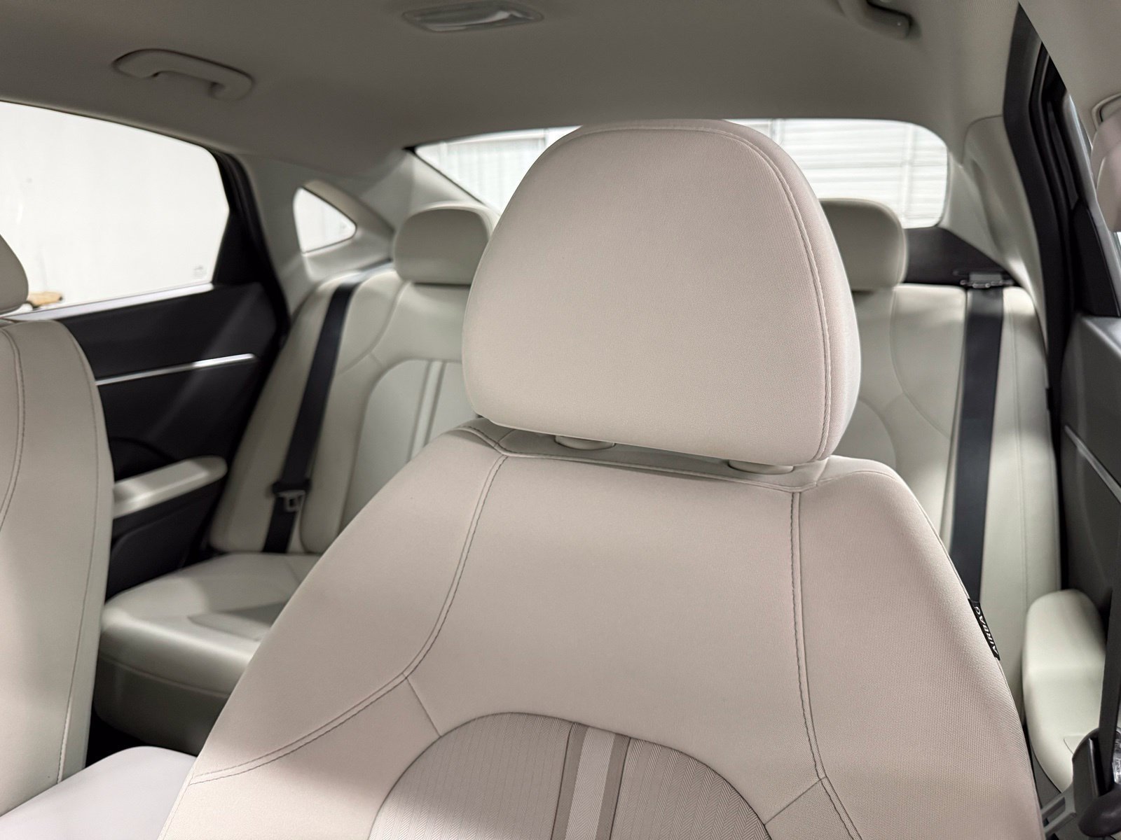 Used 2024 Gray Hyundai SEL image 19