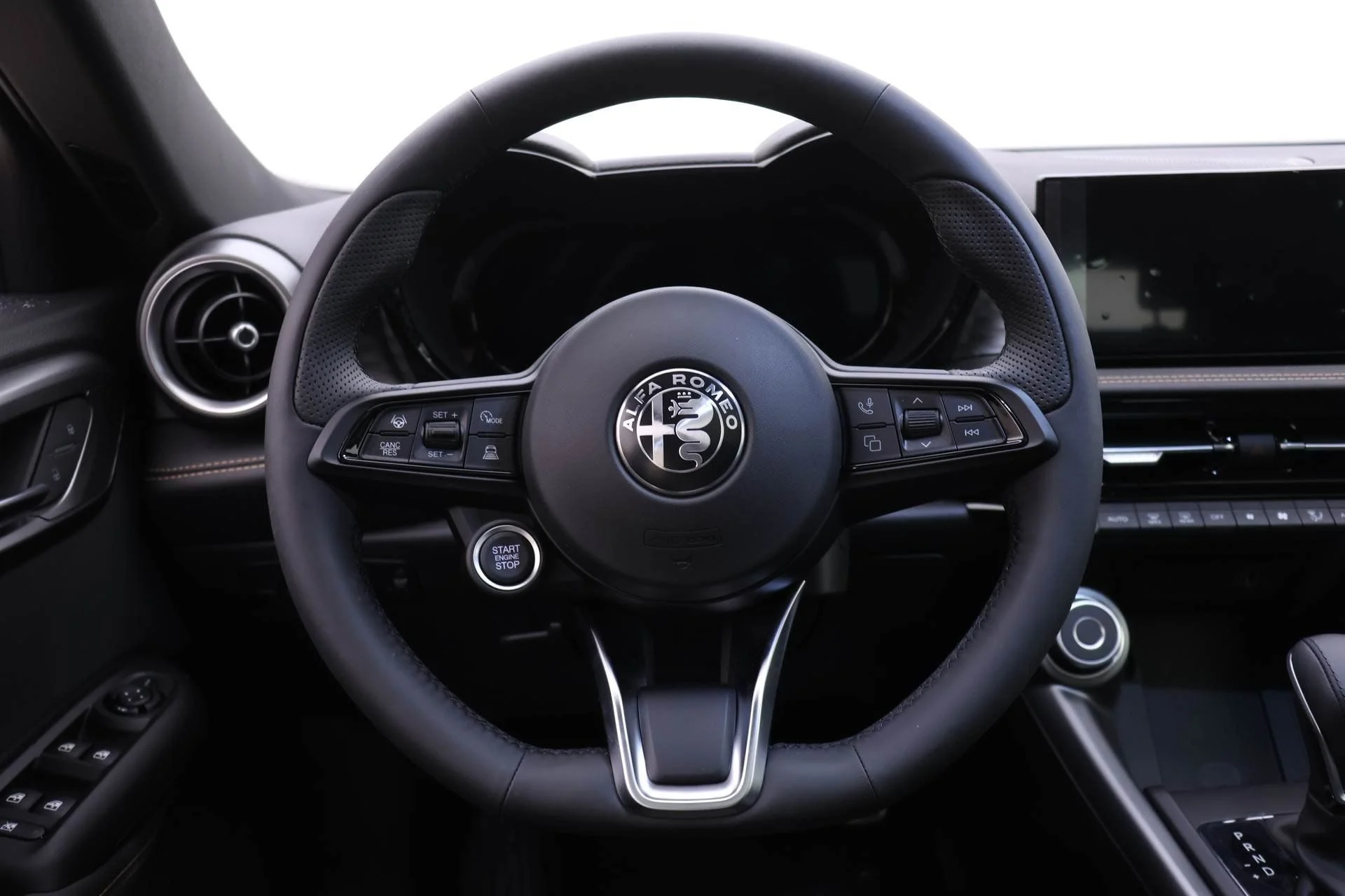 2025 Alfa Romeo Tonale Base - Photo 14
