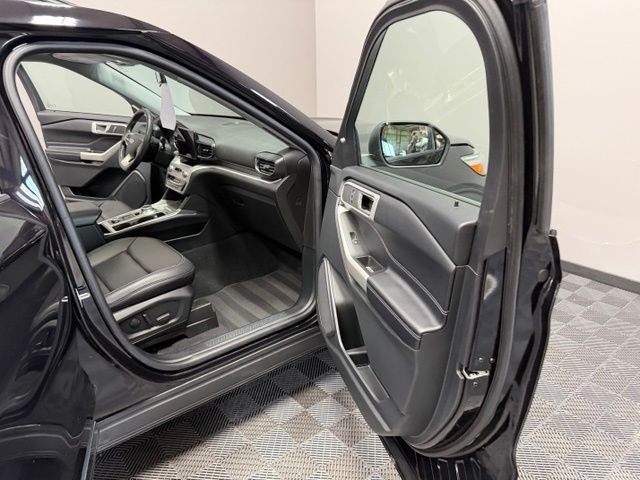 Certified Used 2021 Agate Black Metallic Ford XLT image 24