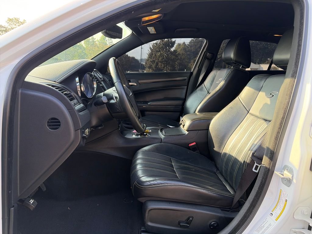 Used 2014 Ivory Chrysler S image 11