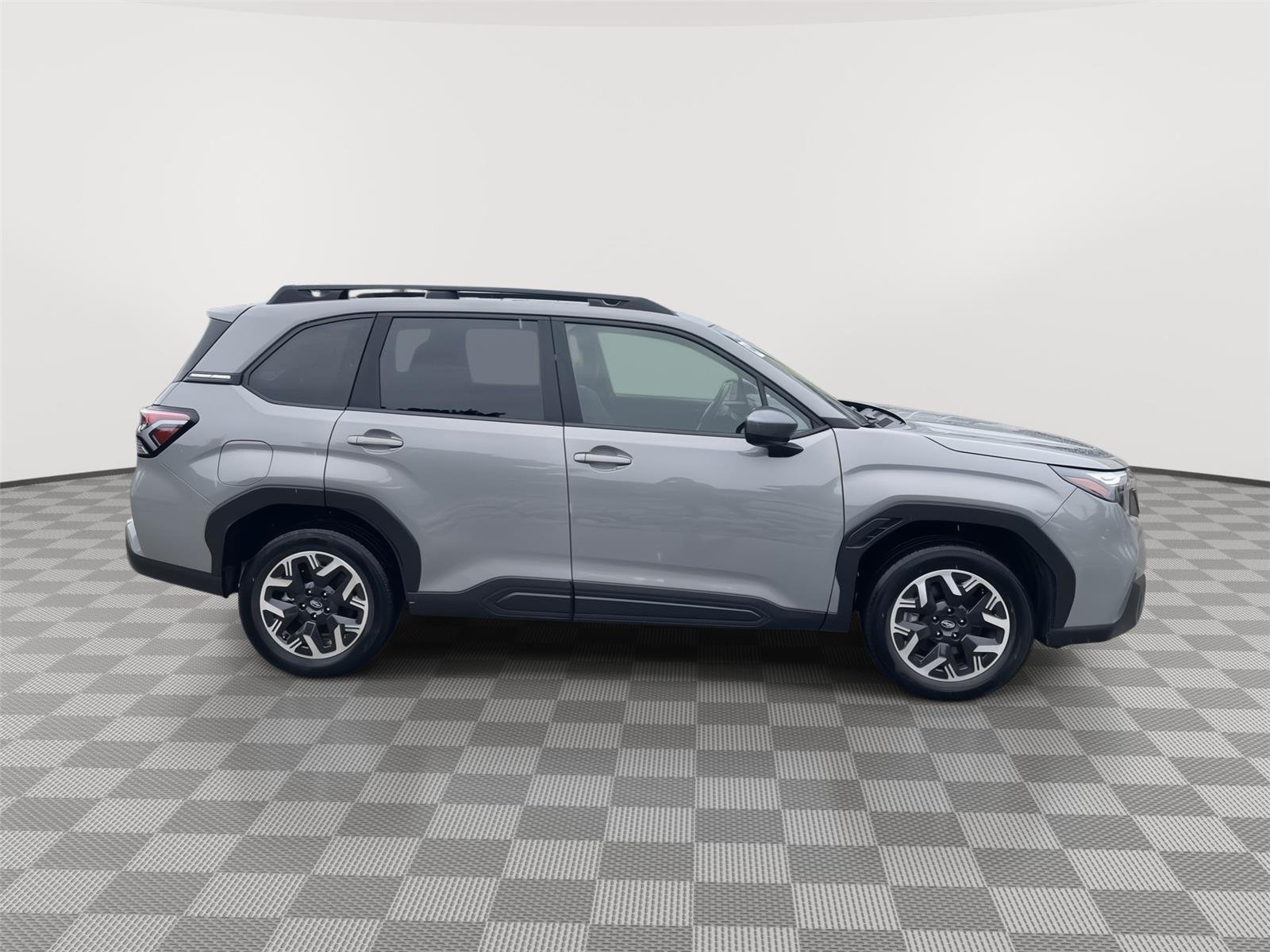 Used 2025 River Rock Pearl Subaru Premium image 15
